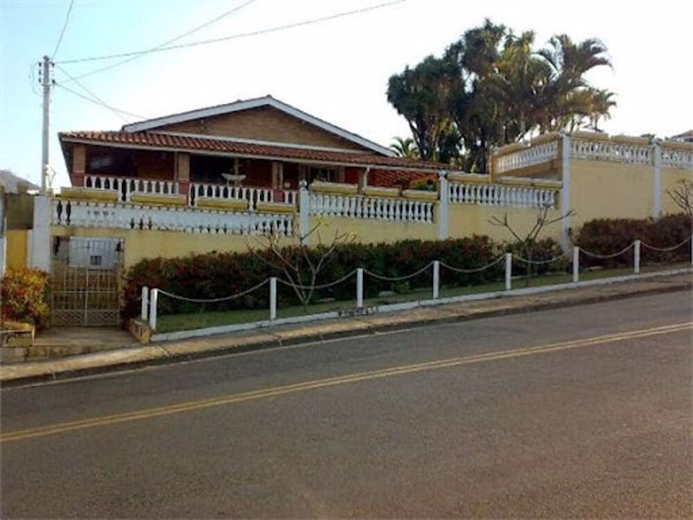 Casa à venda com 4 quartos, 780m² - Foto 1