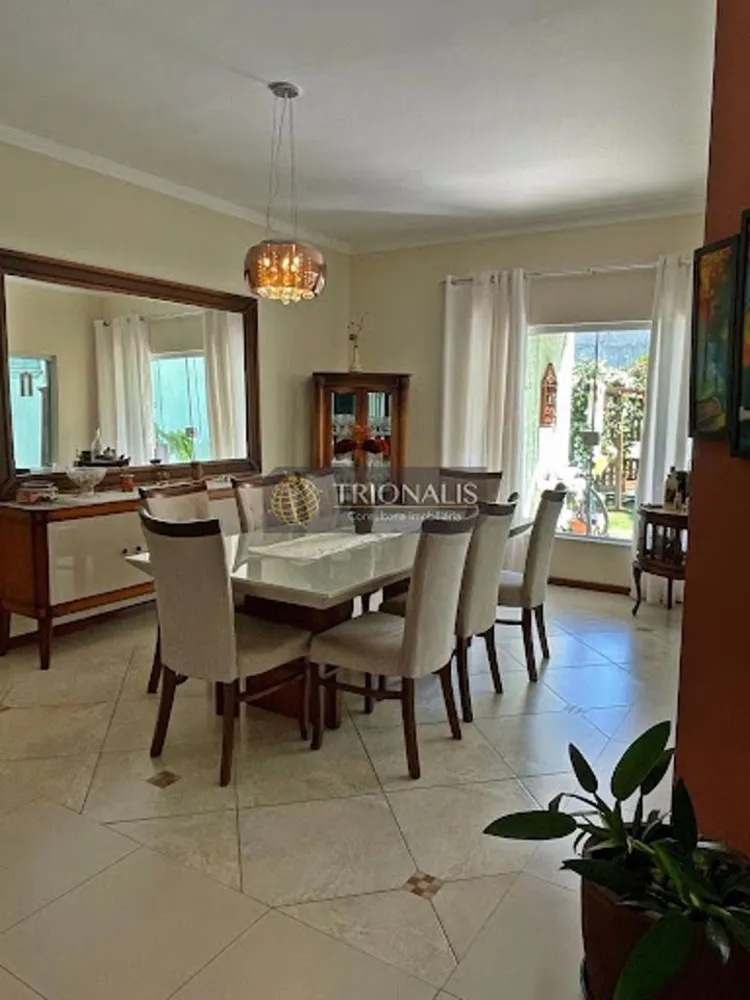 Casa, 3 quartos, 235 m² - Foto 8