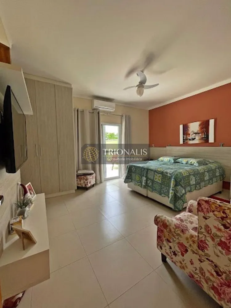 Casa, 3 quartos, 235 m² - Foto 1