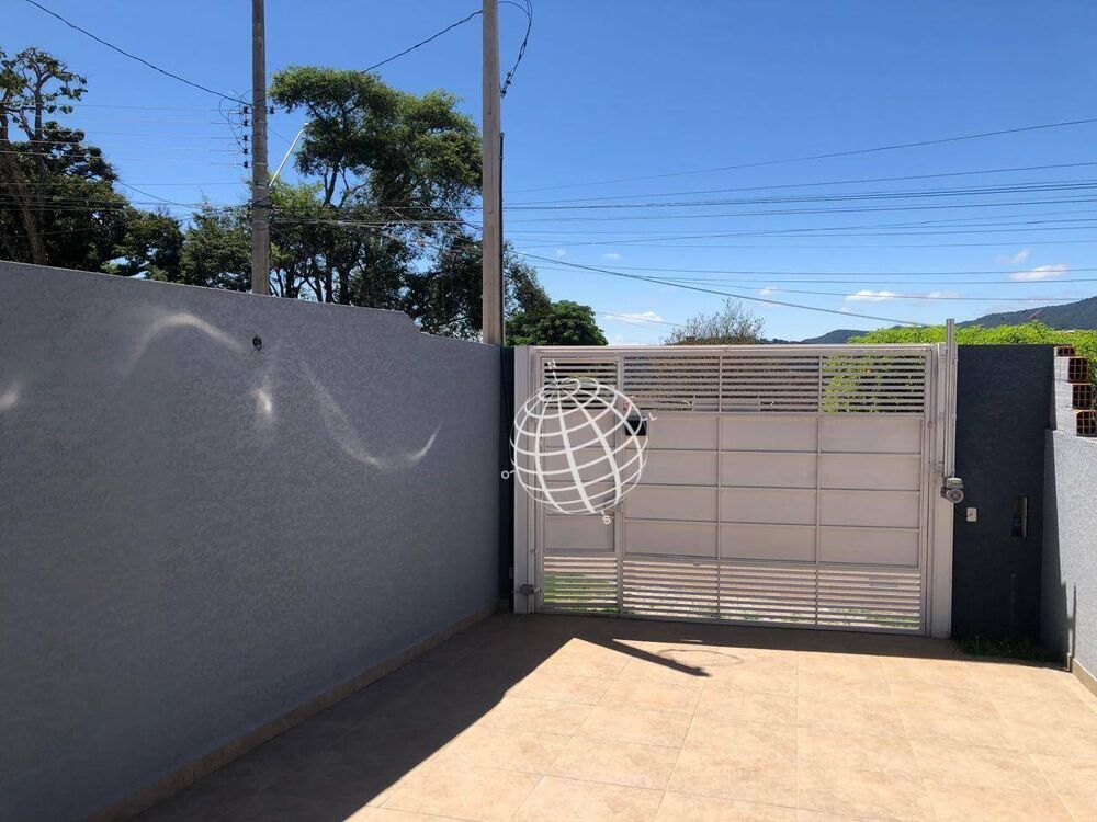 Casa à venda com 3 quartos, 156m² - Foto 2