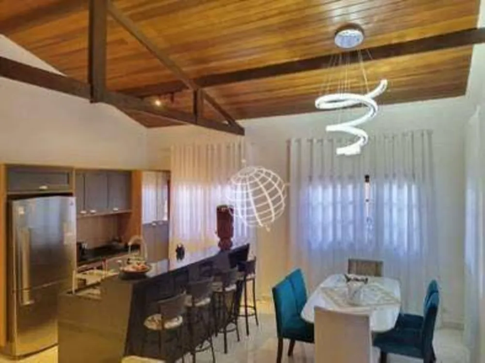 Casa, 3 quartos, 203 m² - Foto 1