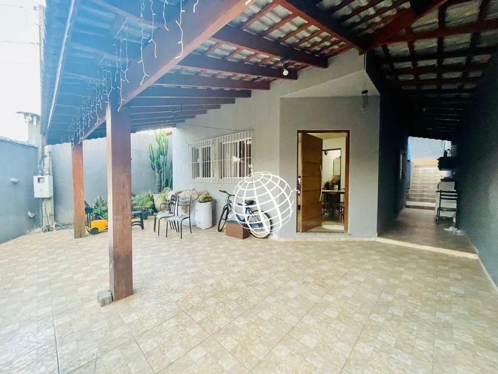 Casa, 3 quartos, 131 m² - Foto 2