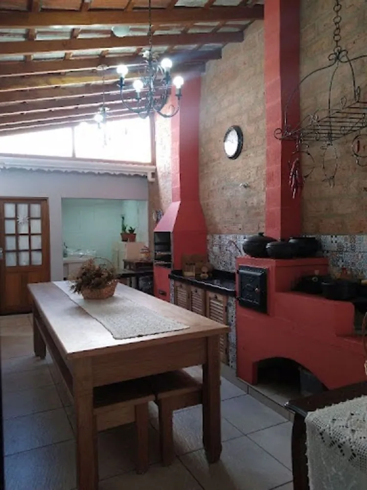 Casa, 3 quartos, 205 m² - Foto 1