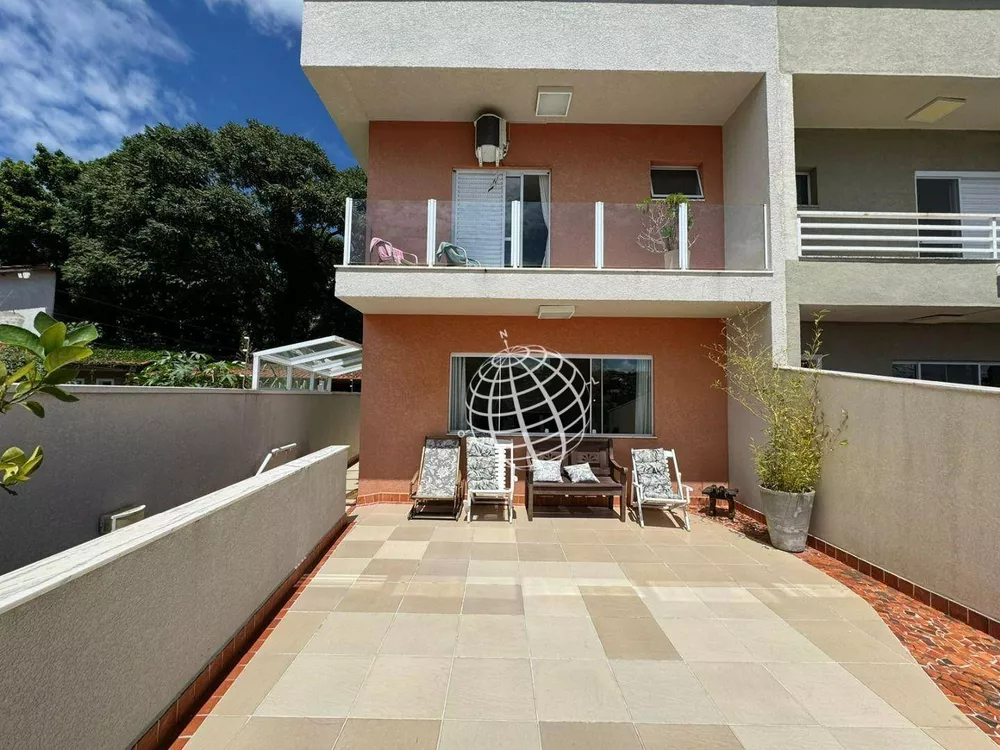 Casa à venda com 3 quartos, 141m² - Foto 2