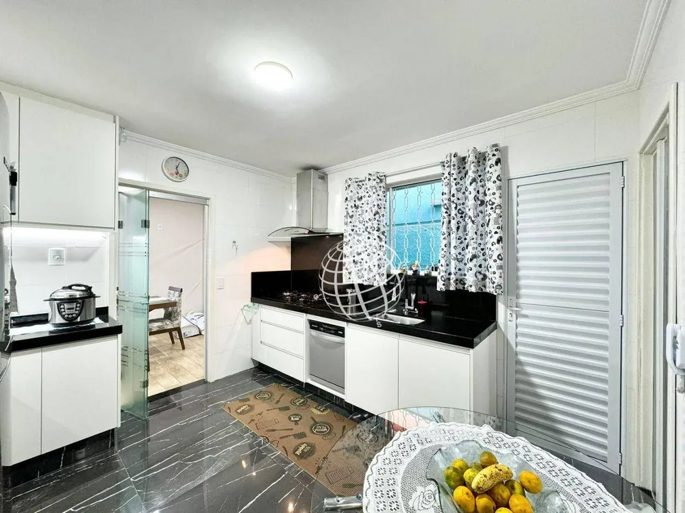 Casa, 3 quartos, 193 m² - Foto 2