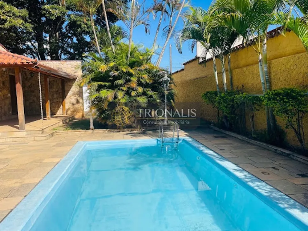 Casa, 6 quartos, 252 m² - Foto 3