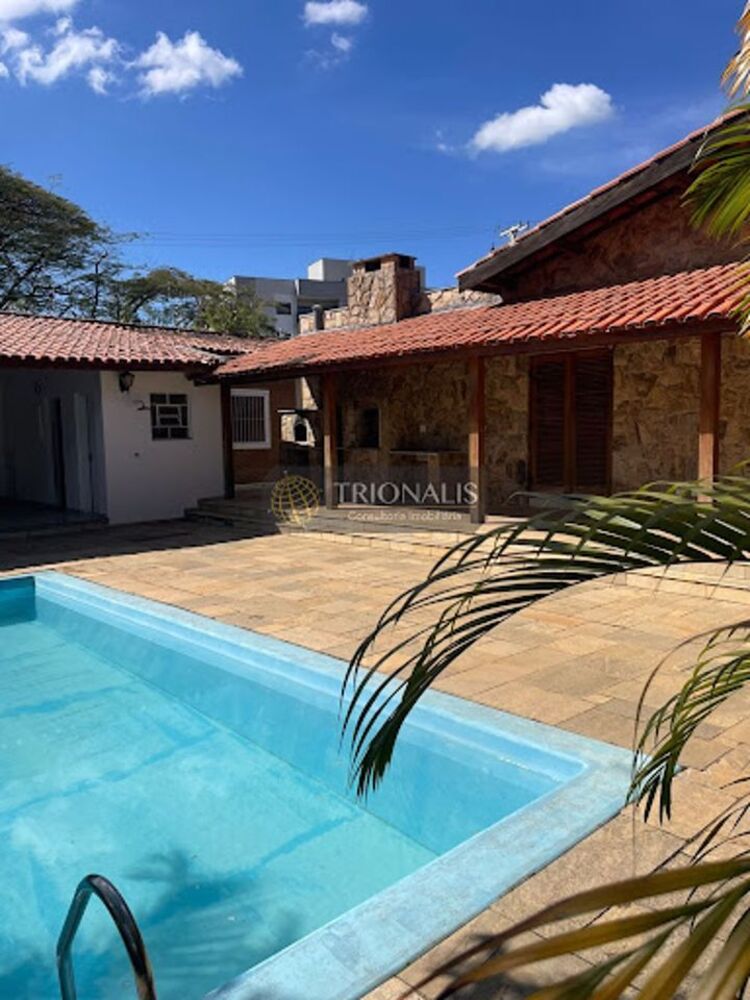 Casa, 6 quartos, 252 m² - Foto 4