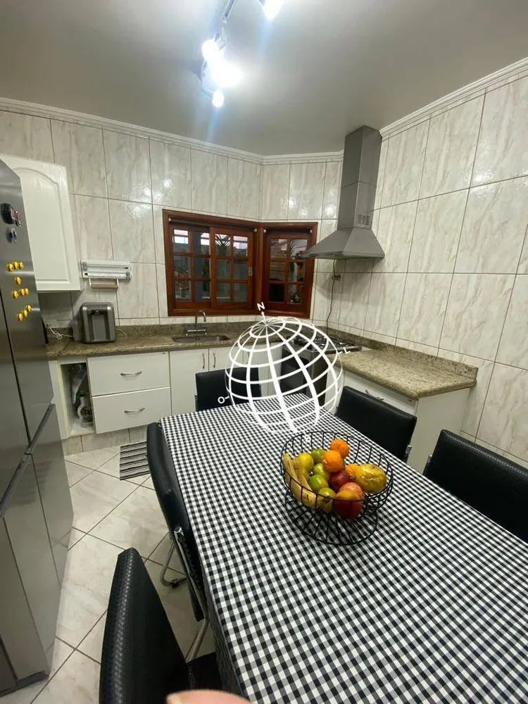 Casa, 3 quartos, 190 m² - Foto 2
