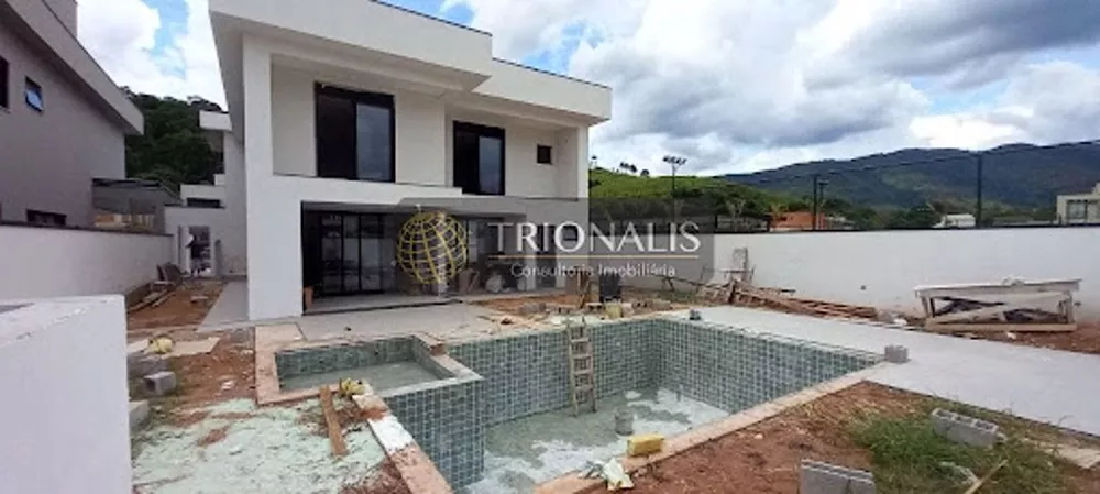 Casa de Condomínio à venda com 3 quartos, 357m² - Foto 3