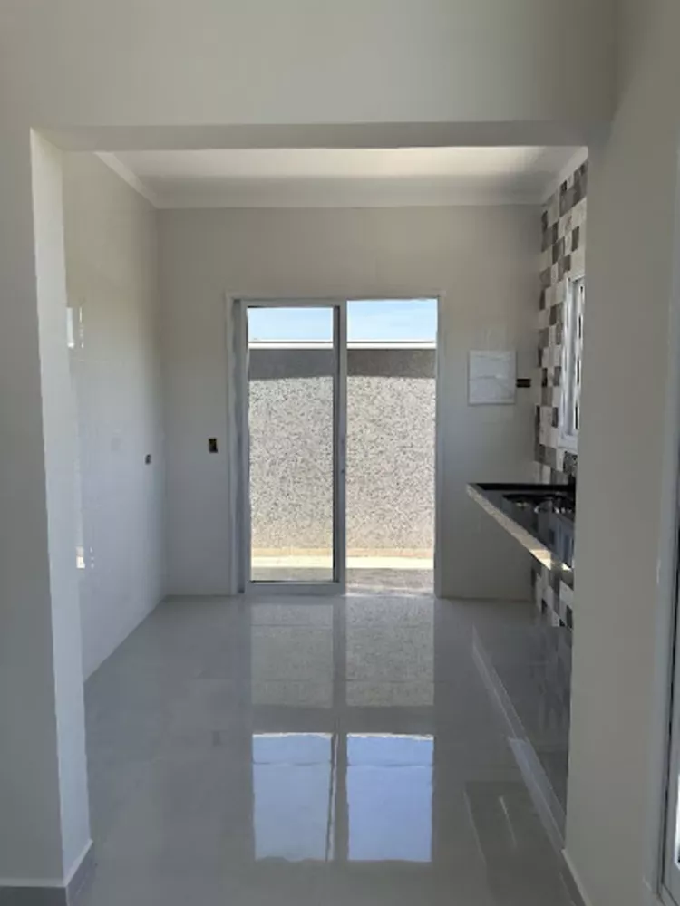 Casa à venda com 3 quartos, 78m² - Foto 4