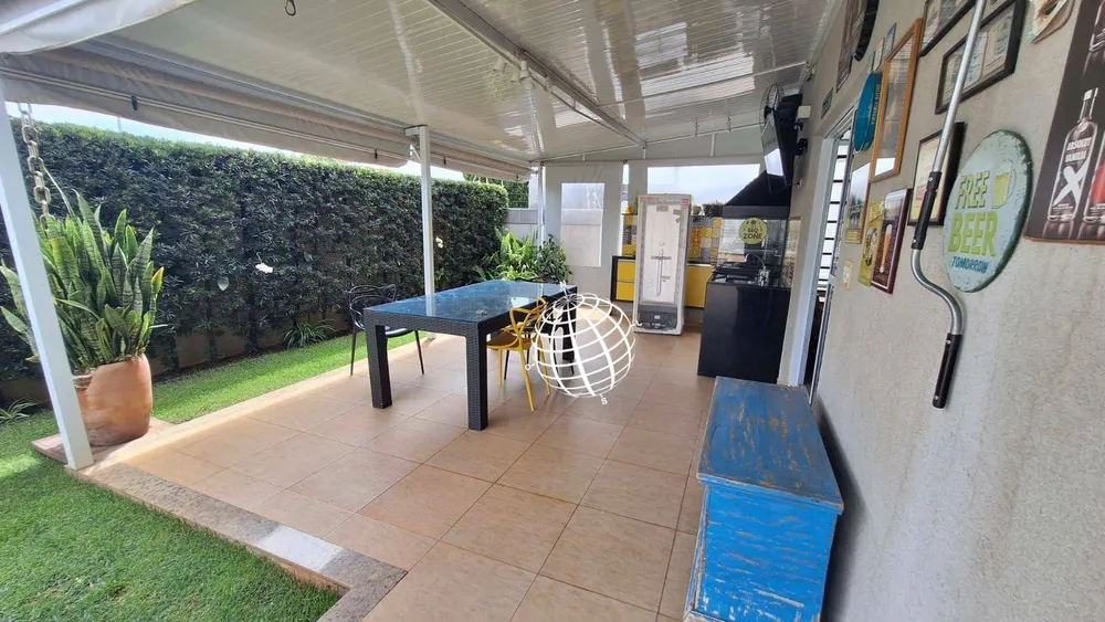 Casa, 3 quartos, 214 m² - Foto 1