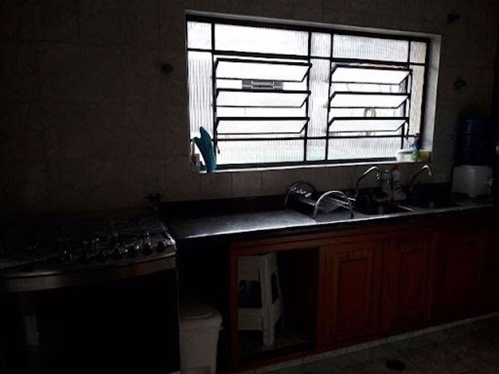 Casa à venda com 3 quartos, 220m² - Foto 4