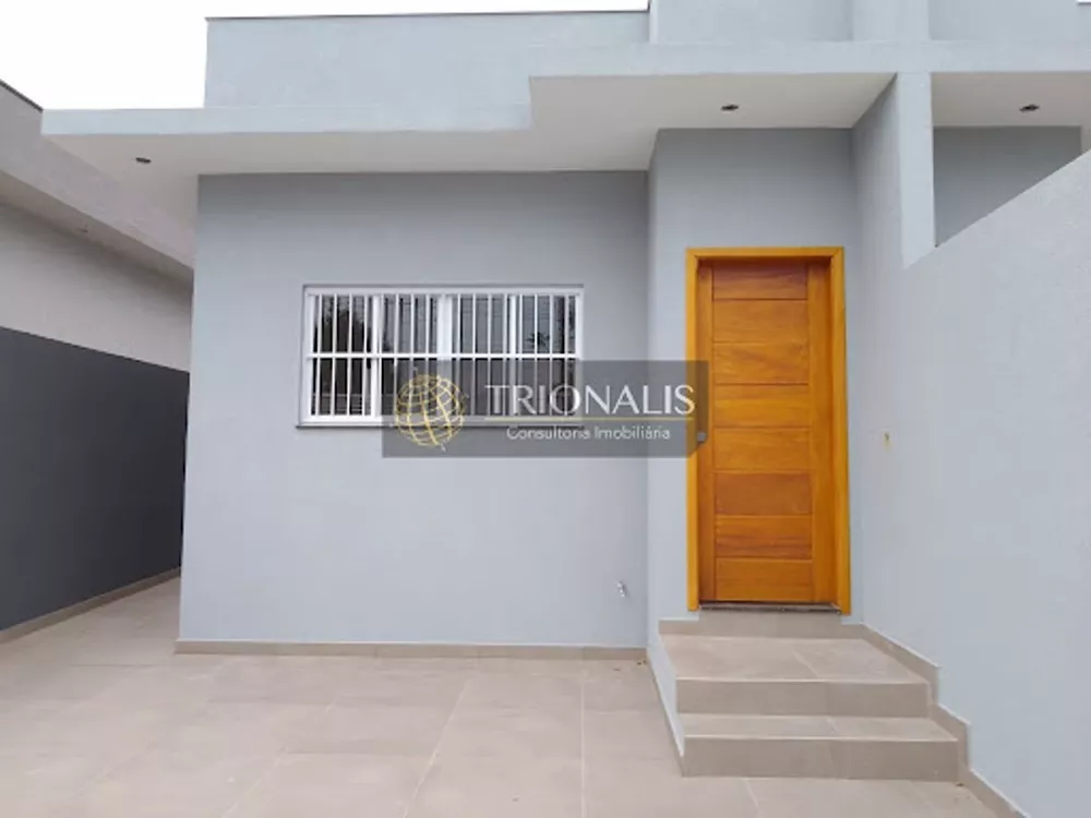 Casa à venda com 3 quartos, 90m² - Foto 1