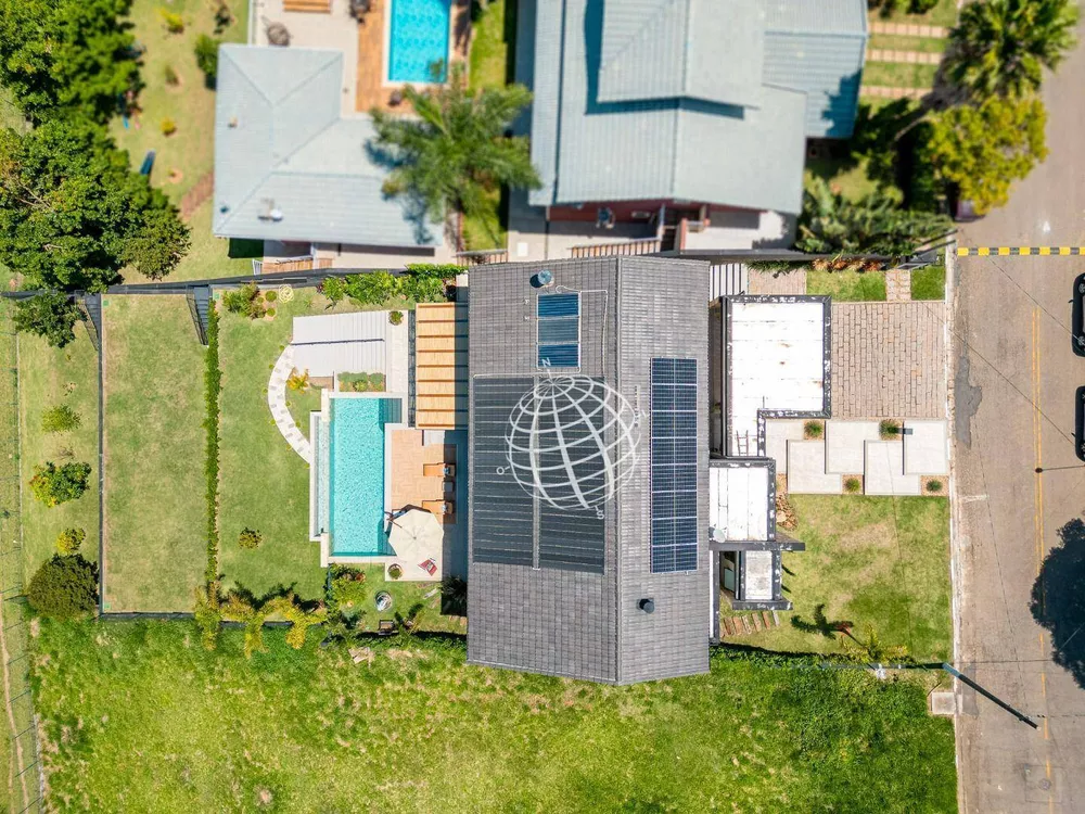 Casa de Condomínio à venda com 4 quartos, 440m² - Foto 3