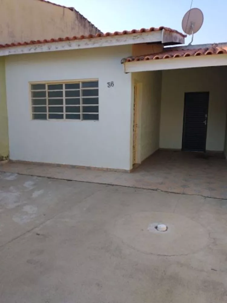 Casa à venda com 3 quartos, 76m² - Foto 2