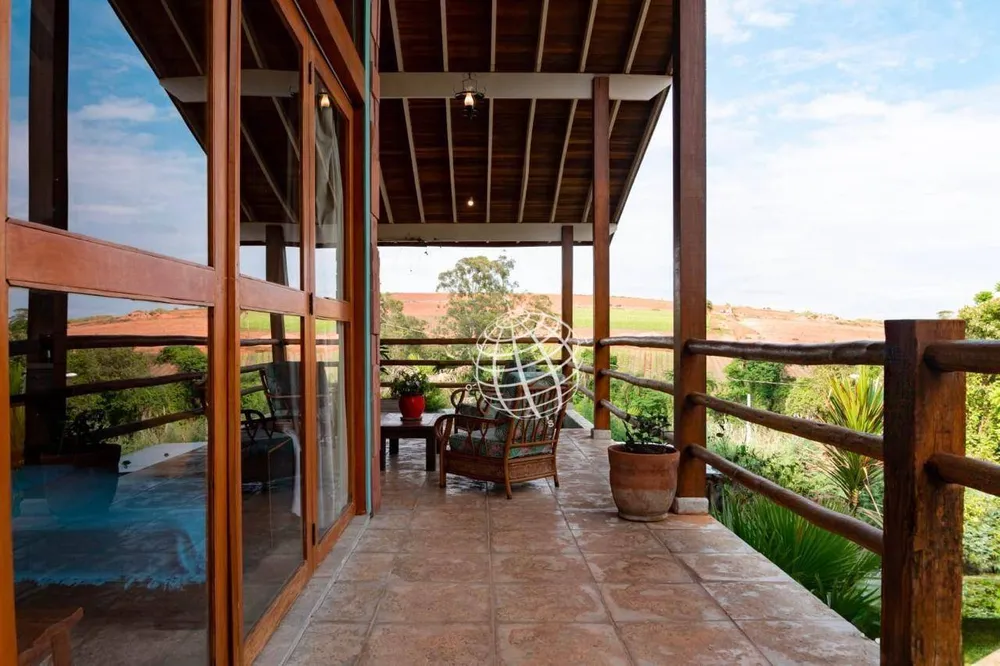 Chácara, 4 quartos, 950 m² - Foto 1