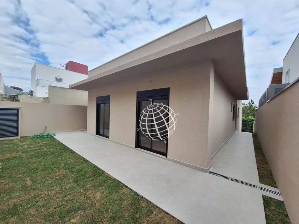 Casa de Condomínio à venda com 3 quartos, 205m² - Foto 1