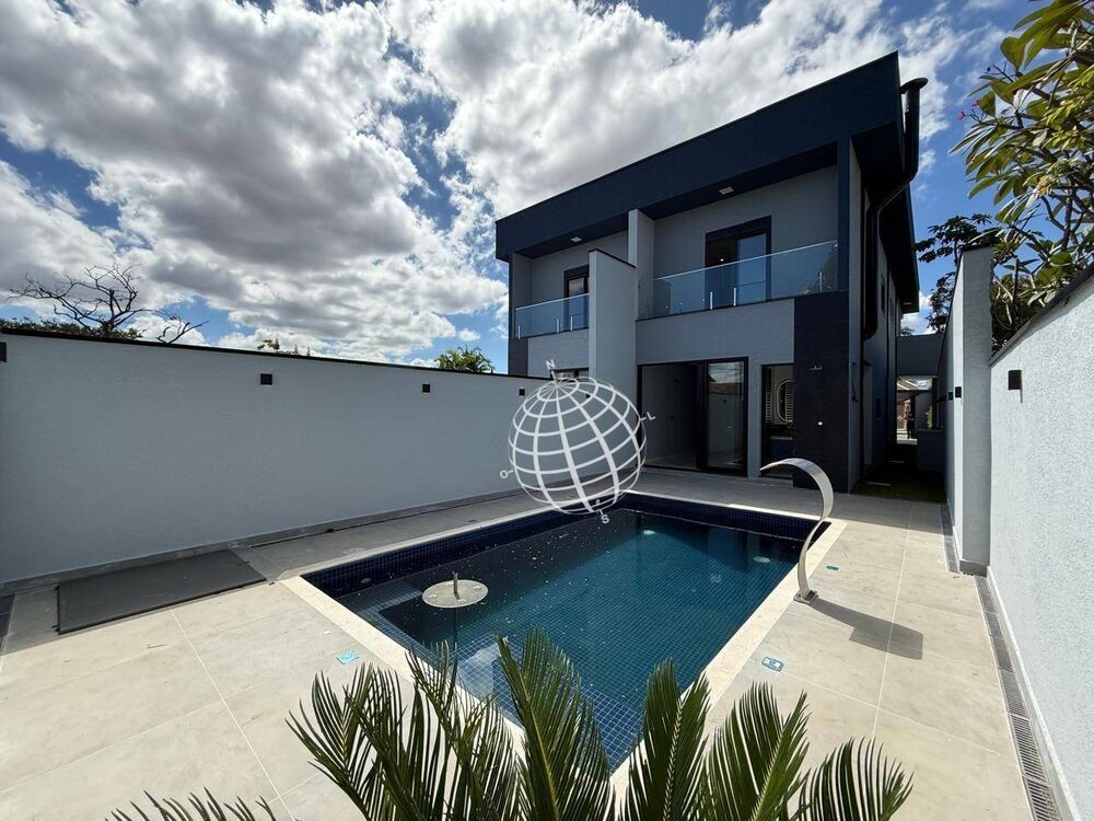 Casa à venda com 3 quartos, 187m² - Foto 1