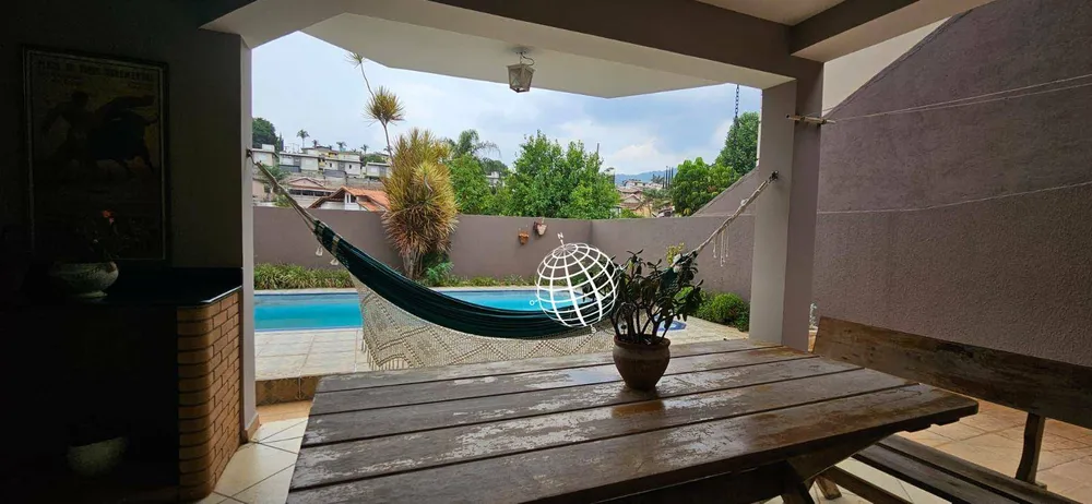 Casa, 4 quartos, 232 m² - Foto 2