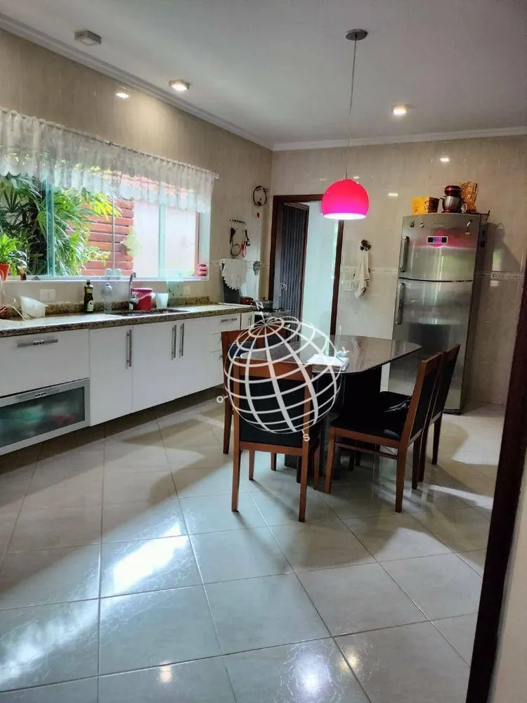 Casa, 4 quartos, 330 m² - Foto 1