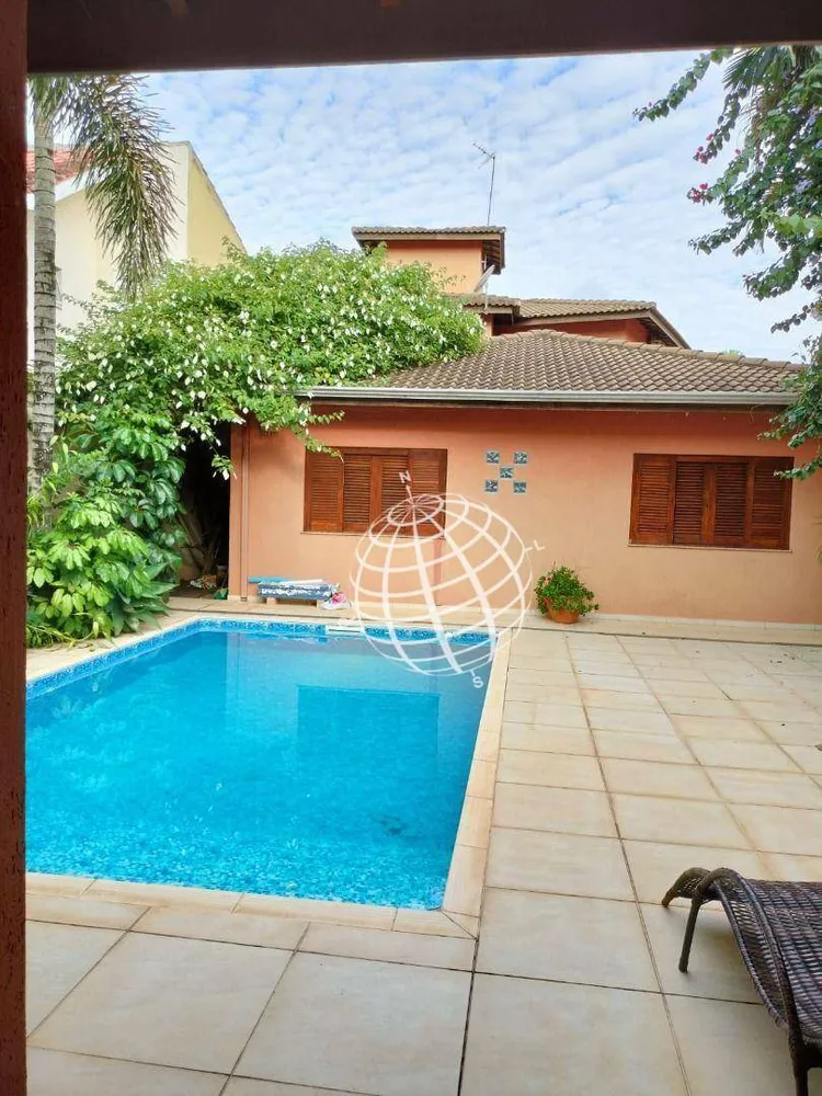 Casa, 4 quartos, 330 m² - Foto 1
