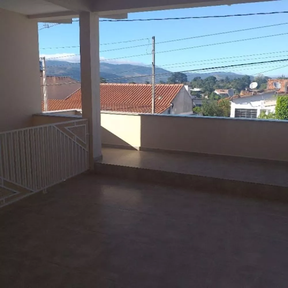 Casa à venda com 3 quartos, 230m² - Foto 4