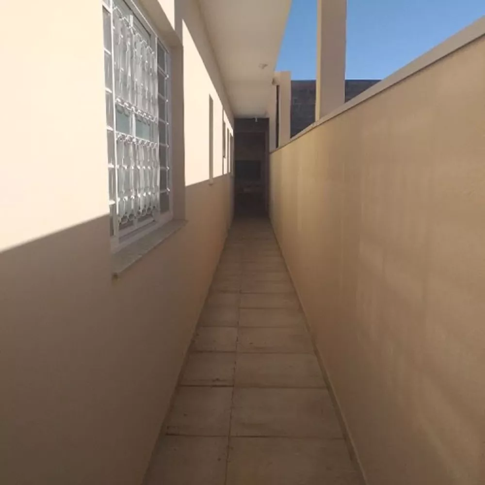 Casa à venda com 3 quartos, 230m² - Foto 3