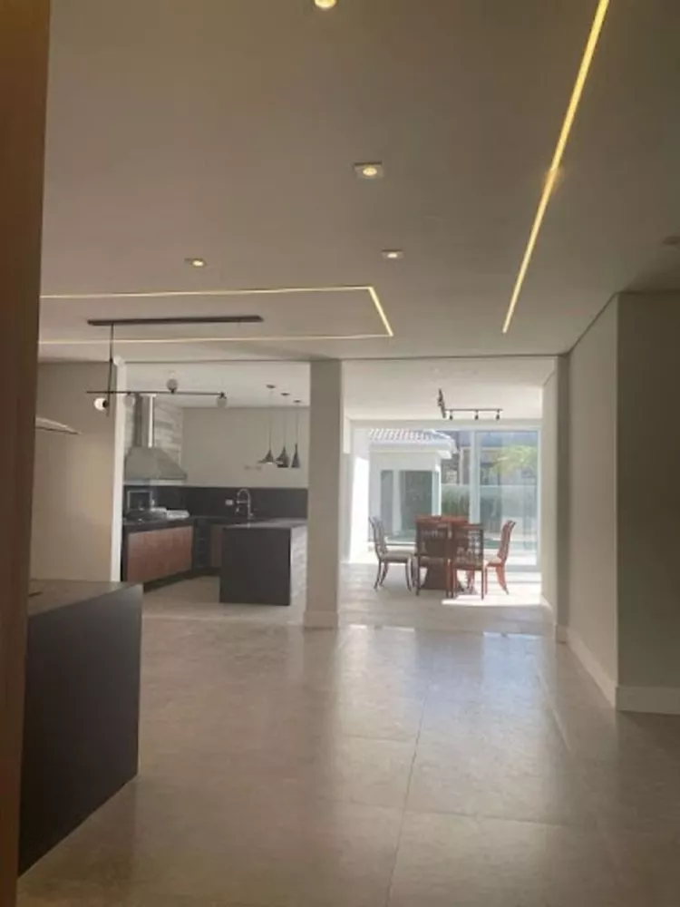 Casa de Condomínio à venda com 4 quartos, 314m² - Foto 3