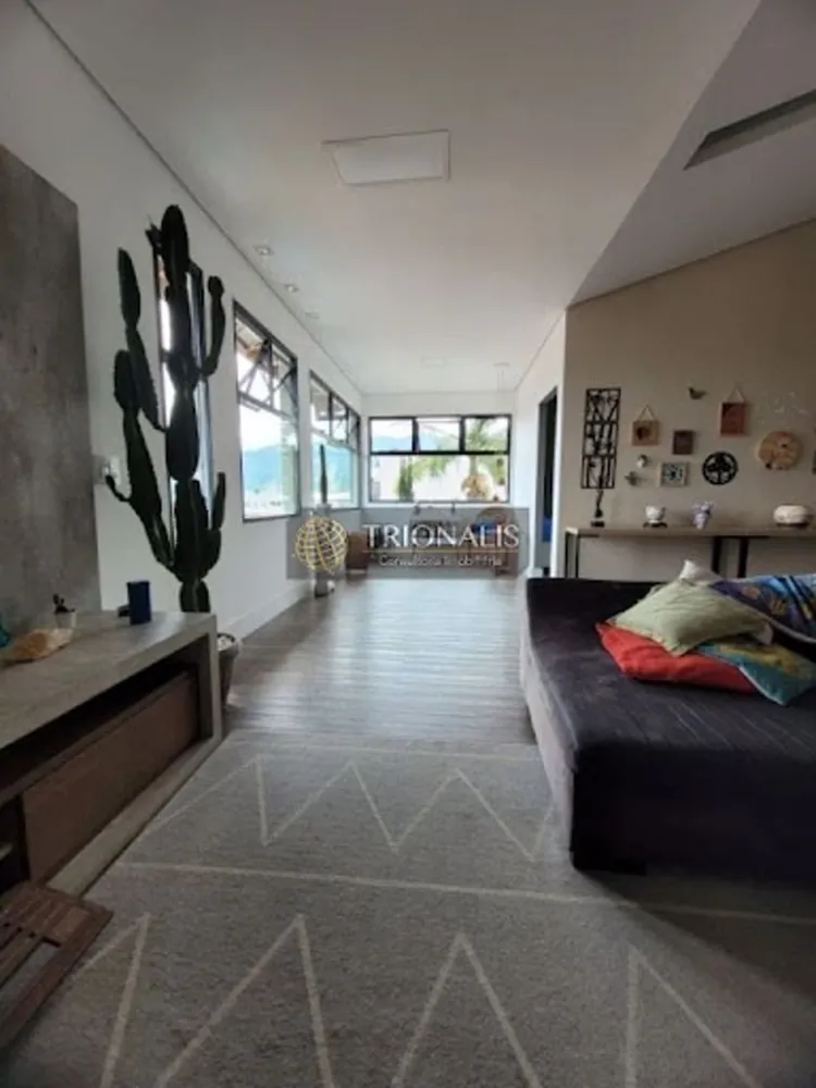 Casa, 3 quartos, 300 m² - Foto 1