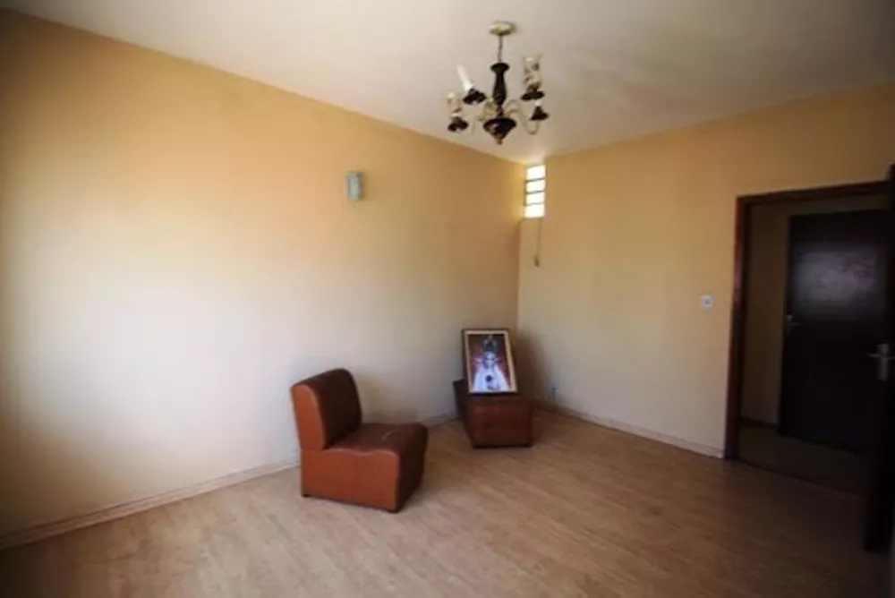 Casa à venda com 3 quartos, 140m² - Foto 1