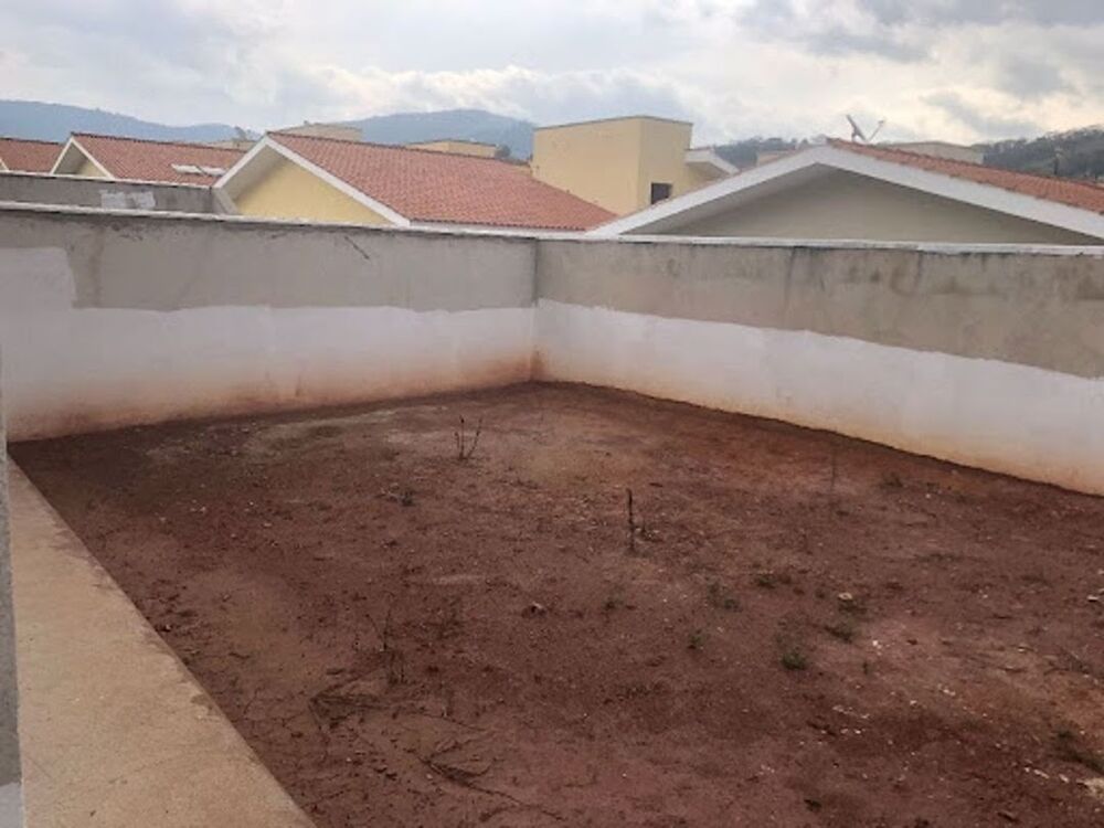 Casa à venda com 3 quartos, 80m² - Foto 2