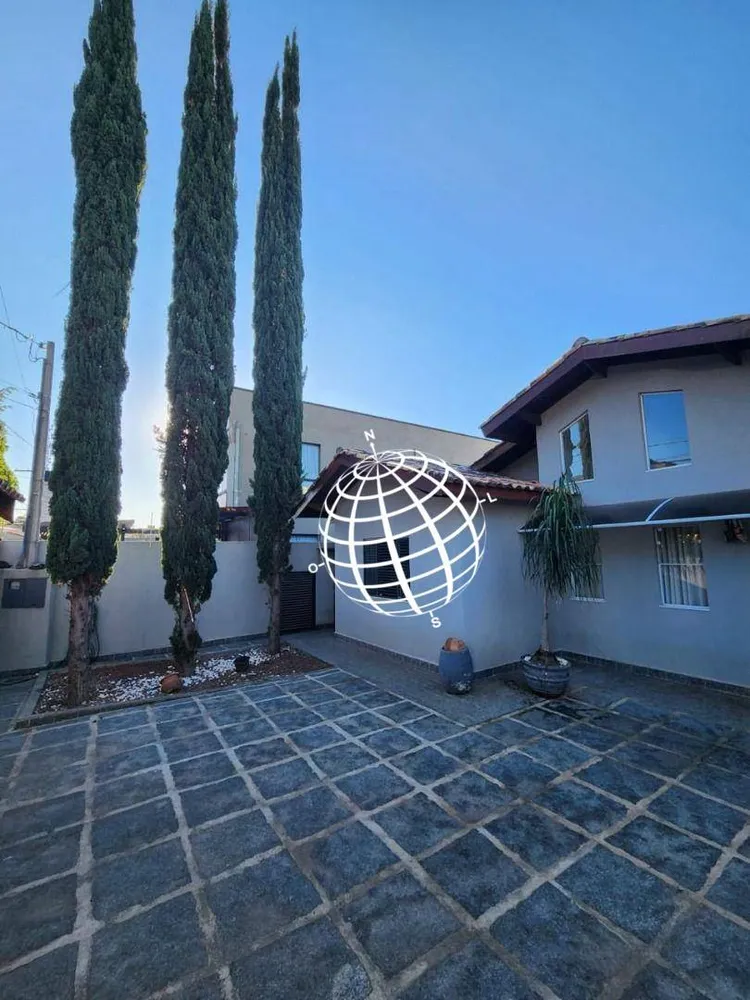 Casa, 4 quartos, 235 m² - Foto 2