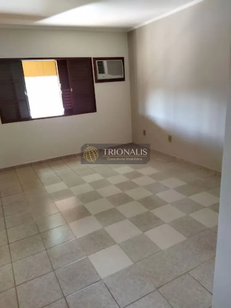 Casa, 4 quartos, 227 m² - Foto 3