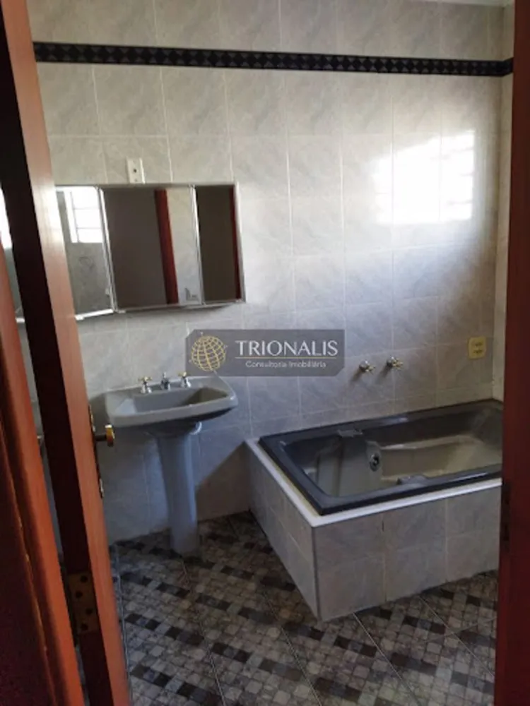 Casa, 4 quartos, 227 m² - Foto 1