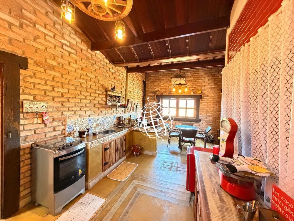Chácara, 4 quartos, 1280 m² - Foto 1