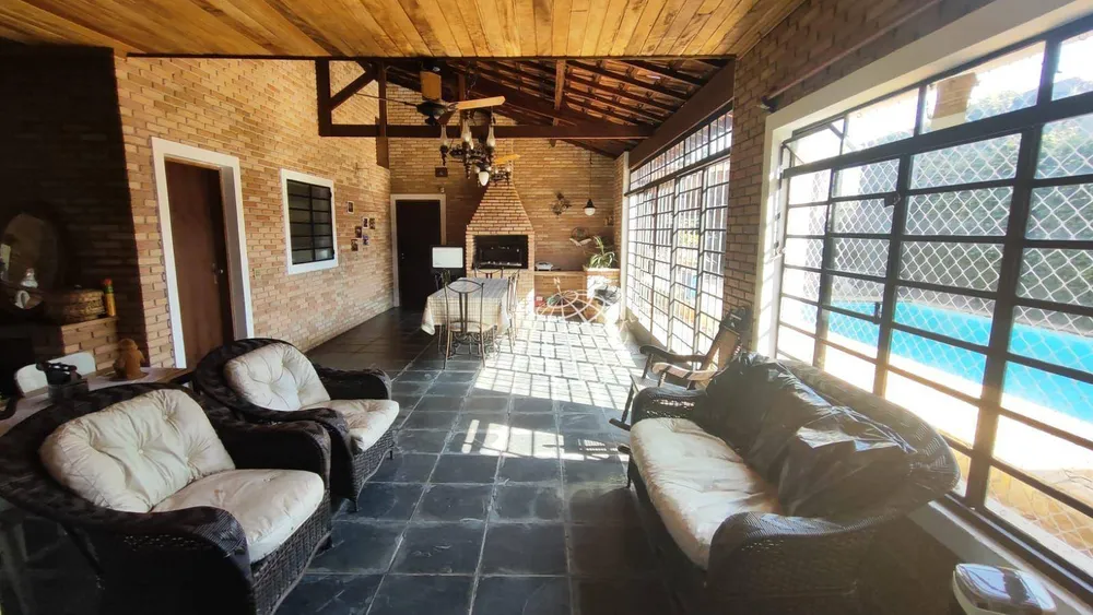 Chácara, 3 quartos, 2040 m² - Foto 2