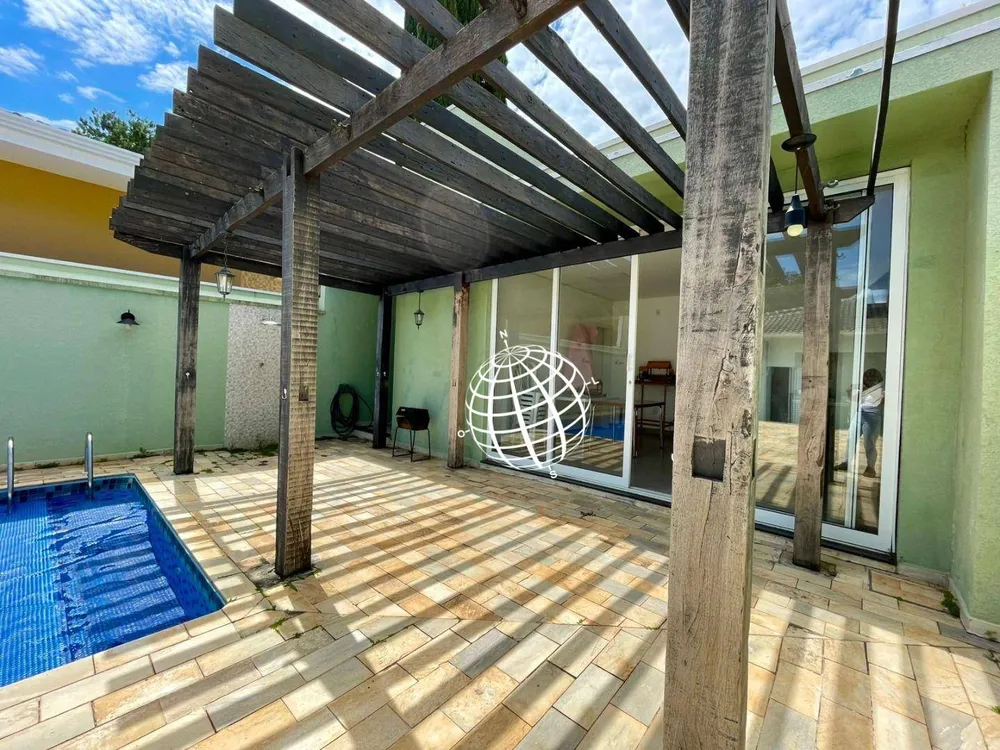 Casa, 3 quartos, 245 m² - Foto 1