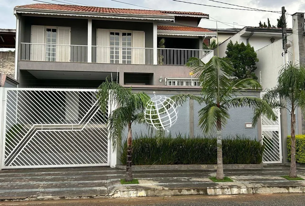 Casa, 3 quartos, 261 m² - Foto 1
