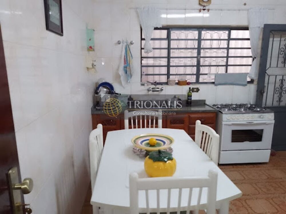 Casa, 3 quartos, 230 m² - Foto 2