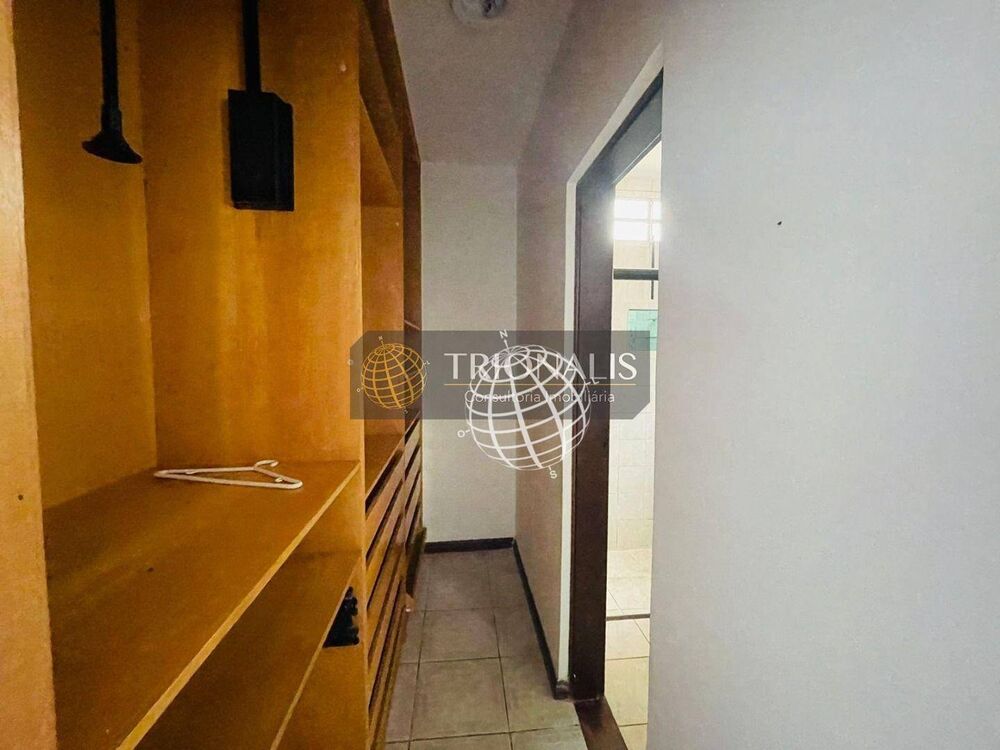 Casa à venda com 3 quartos, 223m² - Foto 4