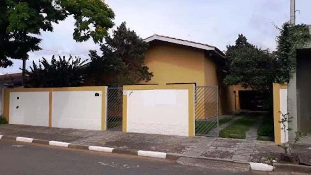 Casa à venda com 4 quartos, 293m² - Foto 1