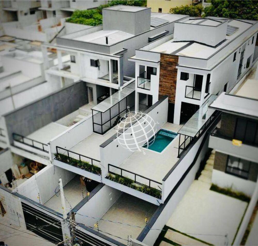 Casa à venda com 3 quartos, 180m² - Foto 1