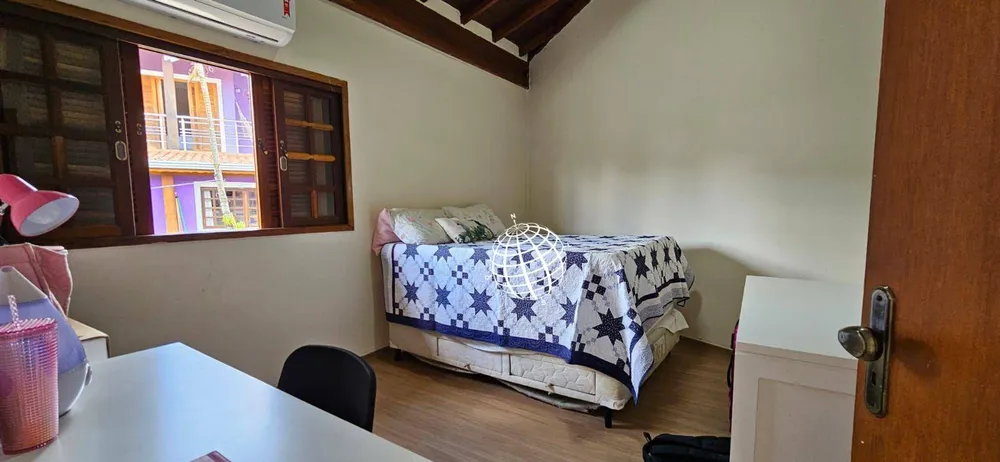 Casa, 5 quartos, 249 m² - Foto 3