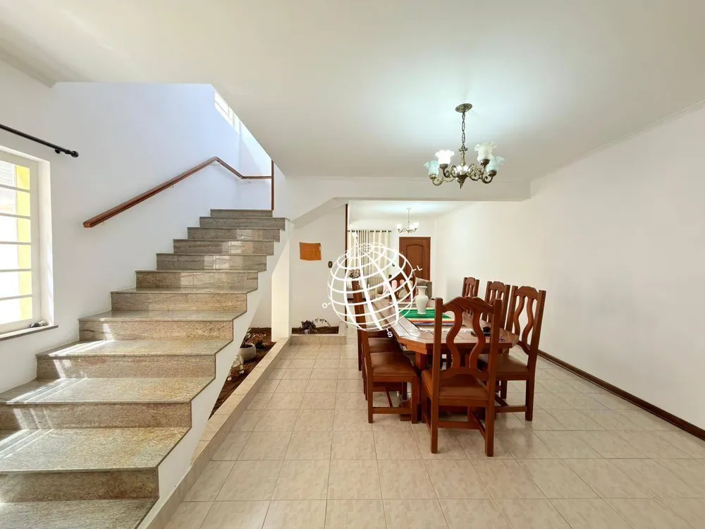 Casa, 5 quartos, 328 m² - Foto 2
