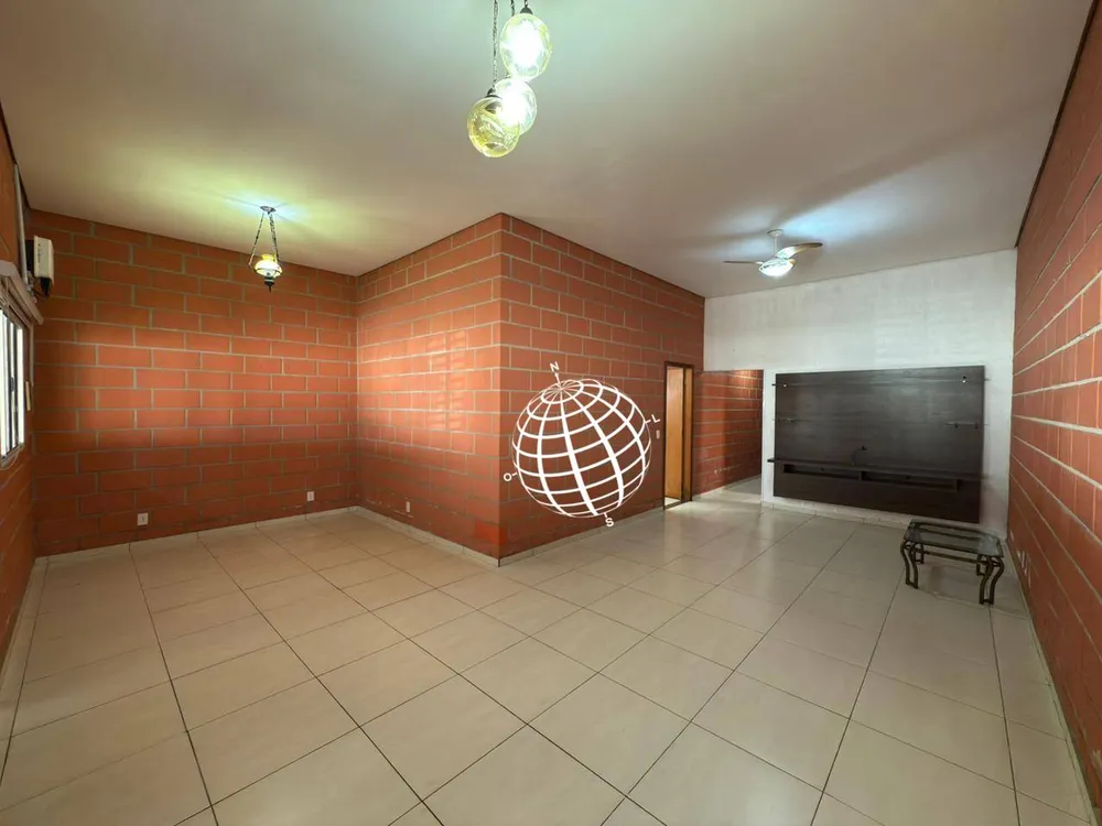 Casa, 3 quartos, 250 m² - Foto 2