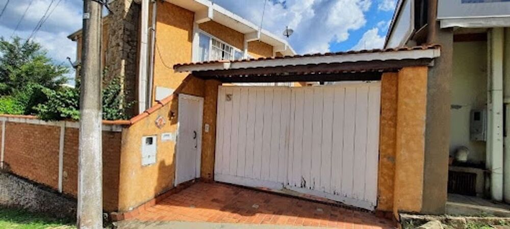 Casa à venda com 4 quartos, 171m² - Foto 1
