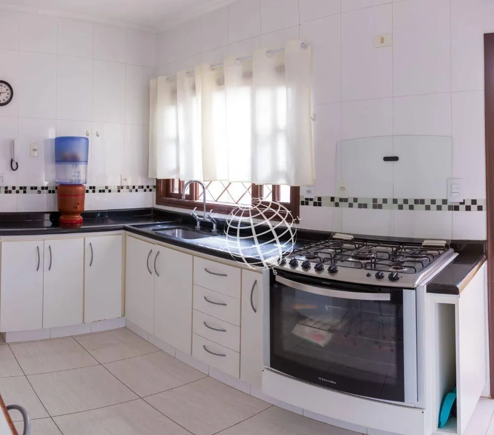 Casa, 3 quartos, 219 m² - Foto 2