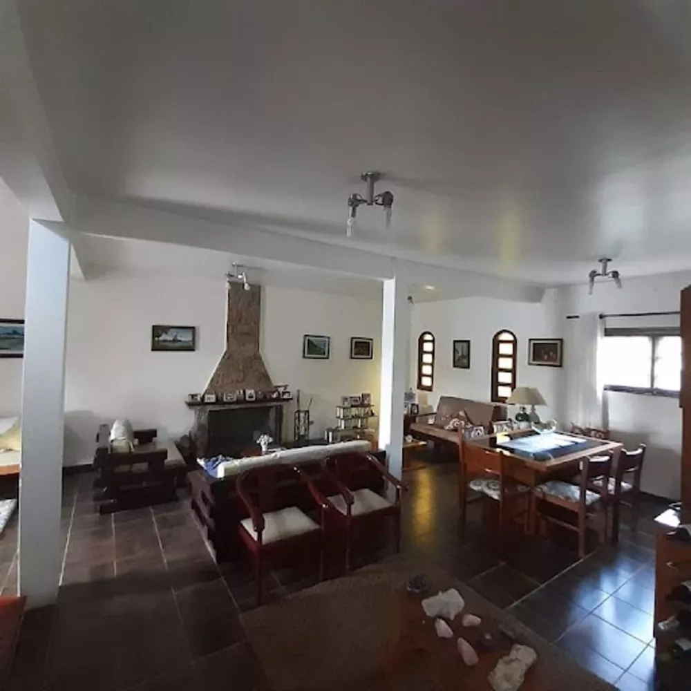 Casa de Condomínio à venda com 4 quartos, 276m² - Foto 4