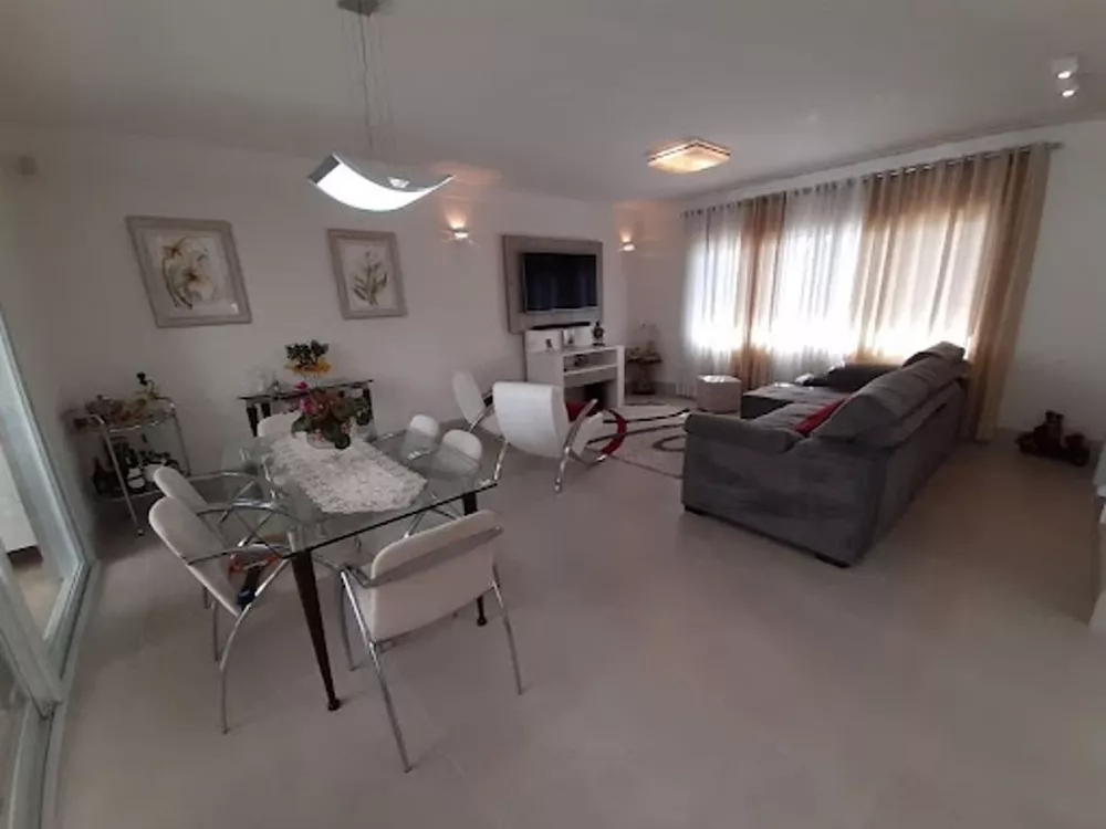 Casa à venda com 3 quartos, 250m² - Foto 4