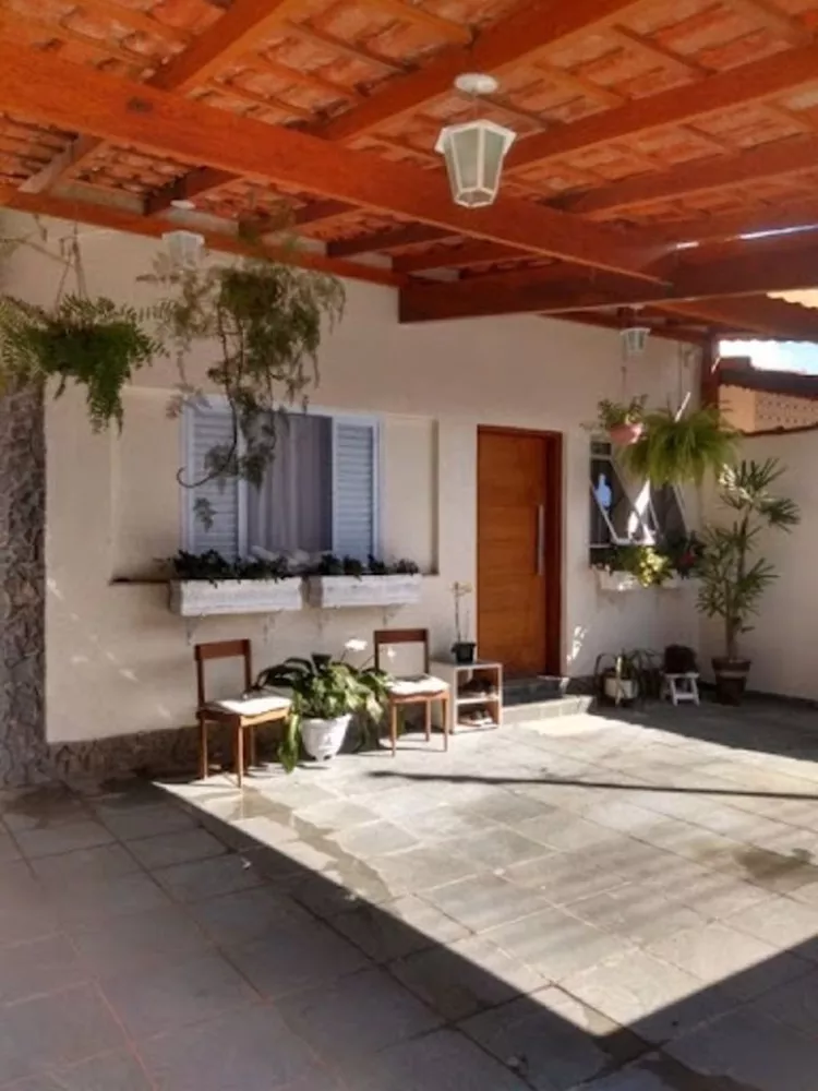 Casa à venda com 2 quartos, 83m² - Foto 2